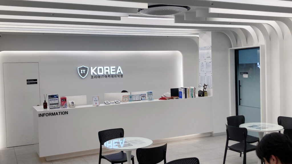 아이폰 앱 개발 과정 완전 정복 3개월 | Swift Xcode UIKit SwiftUI 앱스토어 배포까지 iphone app development course main